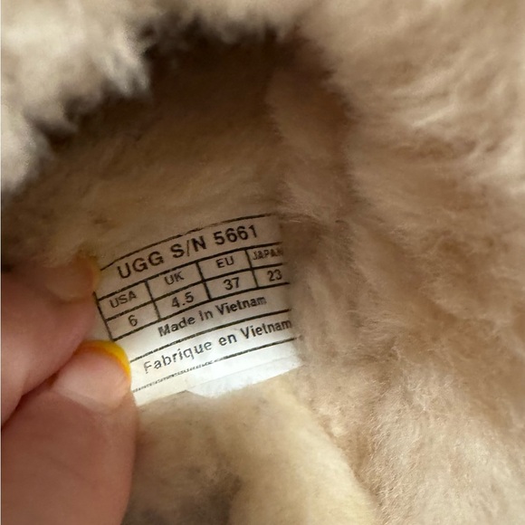 UGG Tan Shearling Scuffette Slippers  Size 6 - Picture 7 of 7